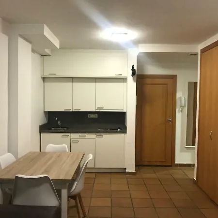 Maribel Arttyco Parking-wifi * Sierra Nevada